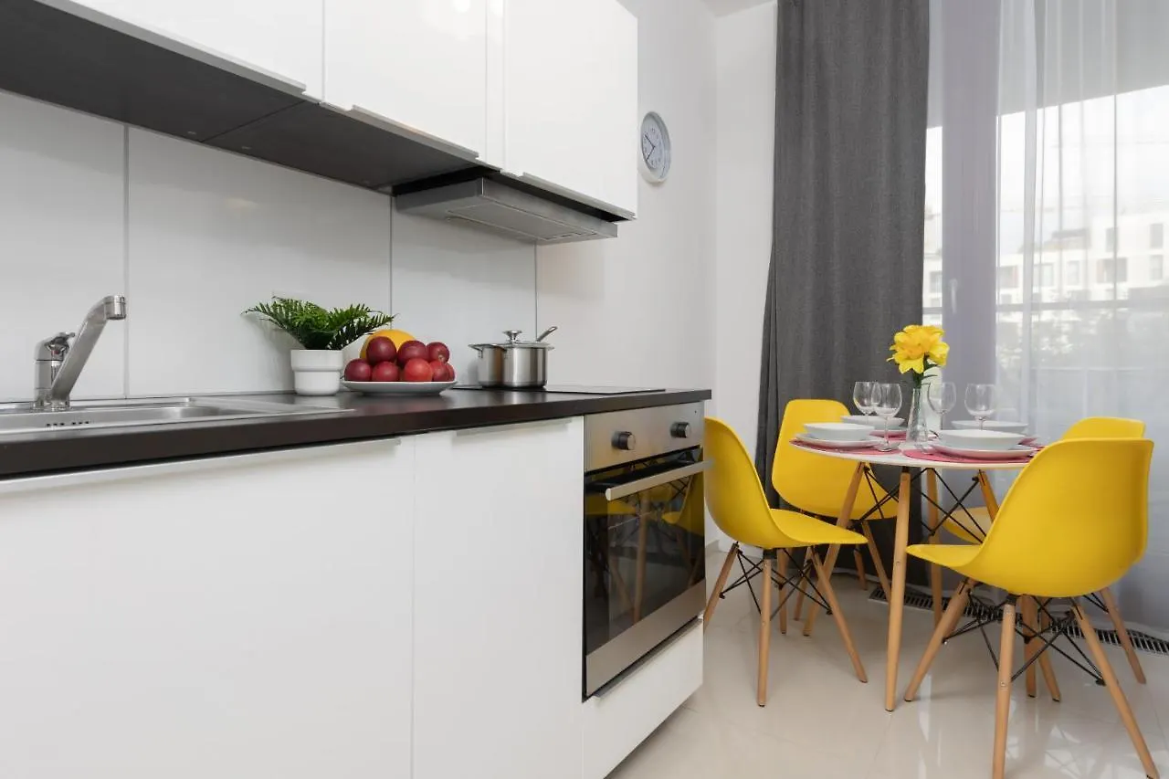 Apartament Warsaw Wola Studio near Nocny Market by Renters