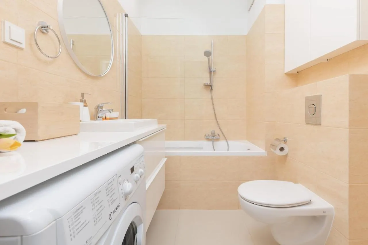 Warsaw Wola Apartment Near Nocny Market By Noclegi Renters